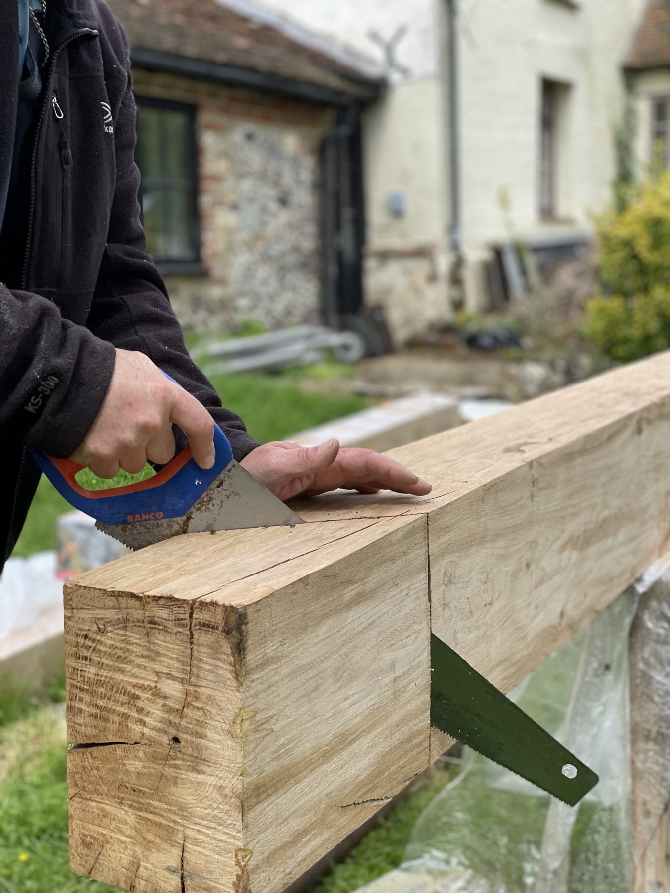 Cutting new oak timber by hand – USFEW, Kent