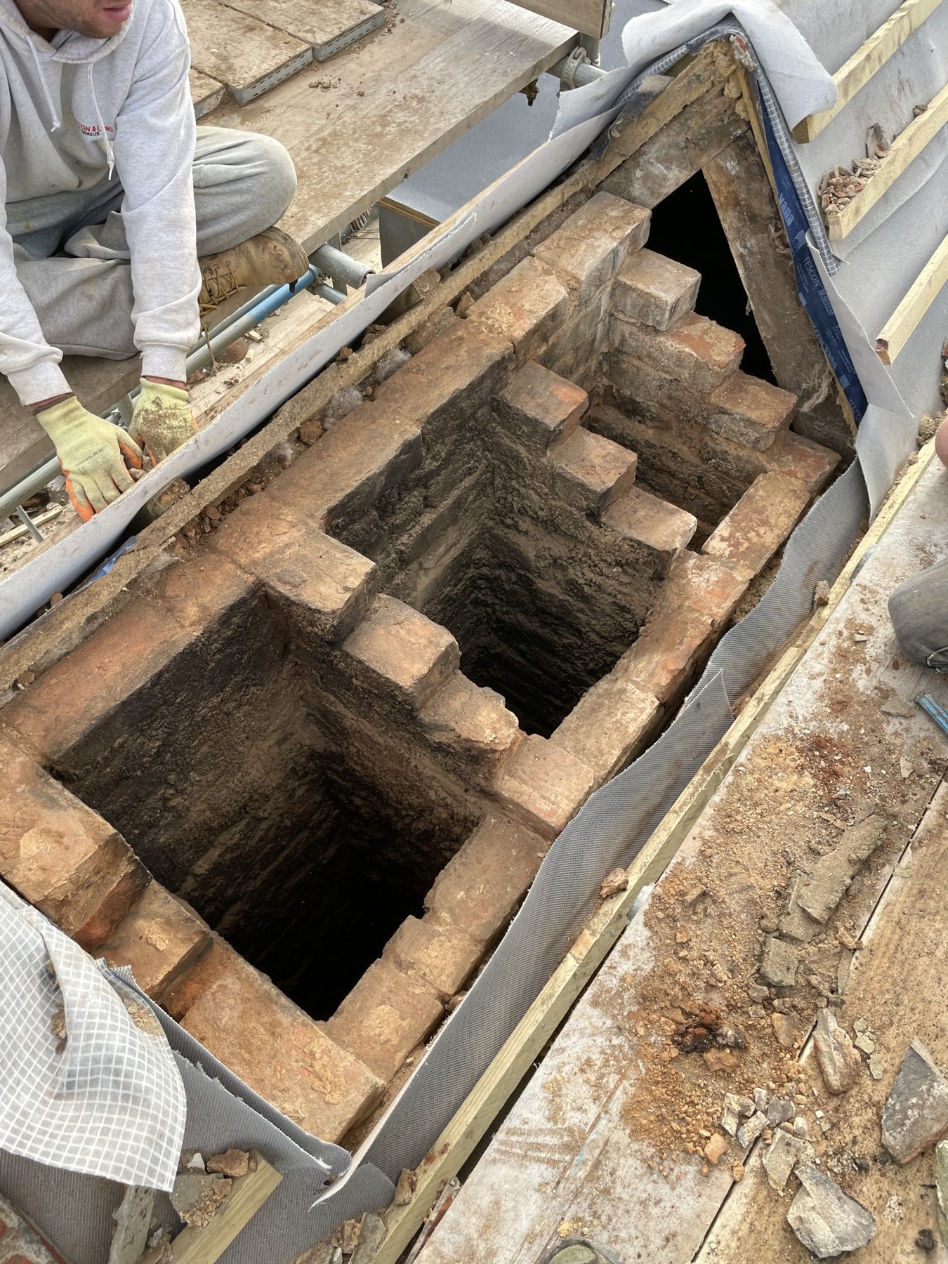 Repairing an old chimney stack – USFEW, Kent